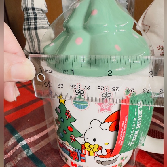 Hello Kitty Christmas Mug - Picture 7 of 7